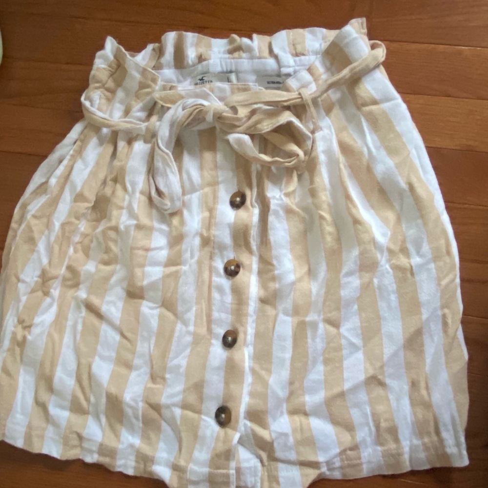 BRAND NEW Hollister Skirt